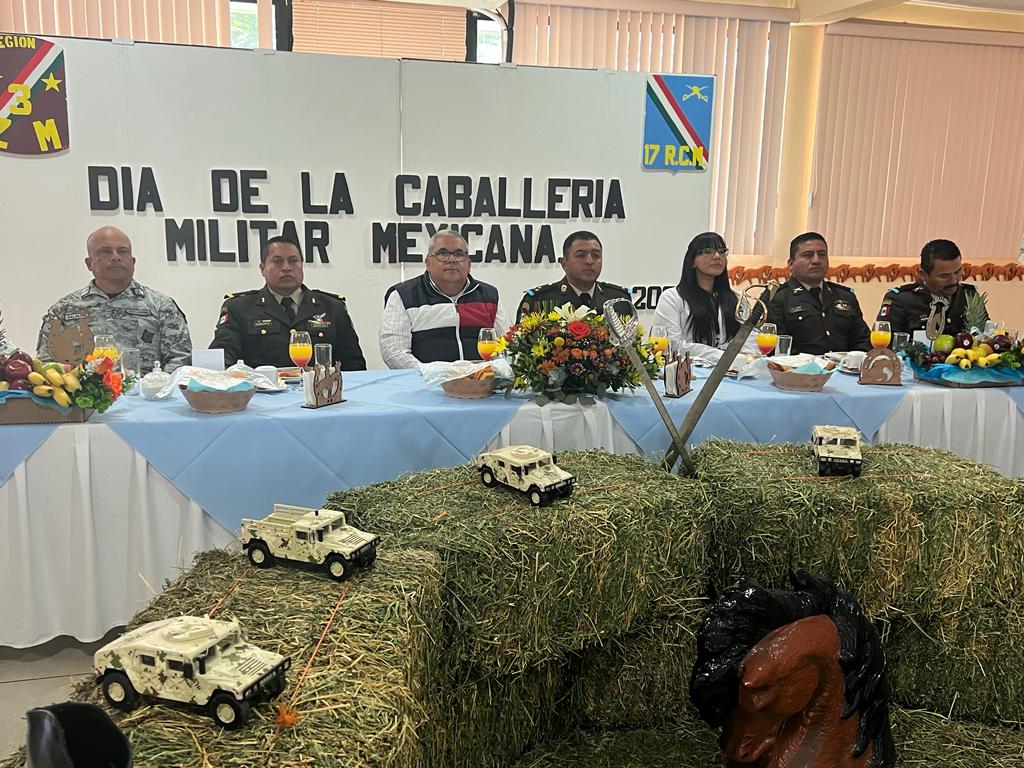 Encabeza secretario general del Ayuntamiento, Lic. Julio Cesar Guzmán Cota conmemoración El Día de la Caballería Militar Nacional