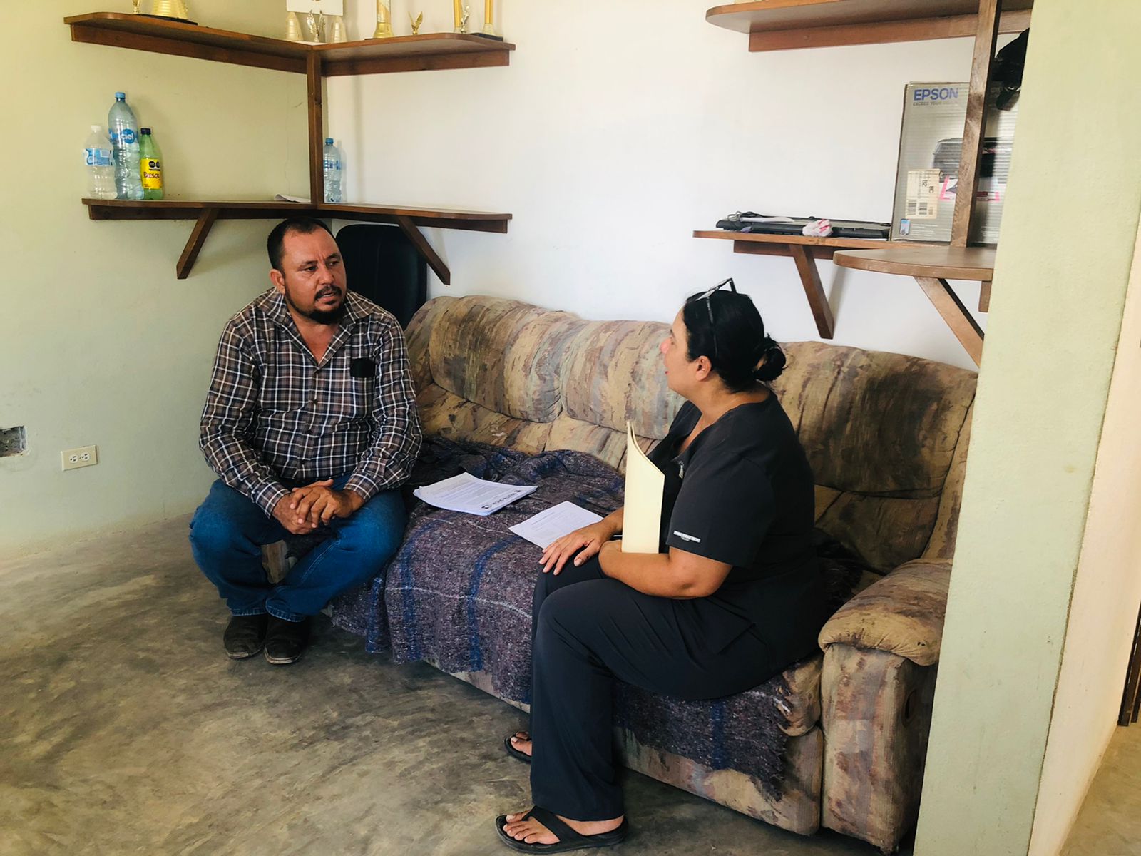 Visitan comunidad de San Juanico para promover programa de microcréditos para mujeres emprendedoras