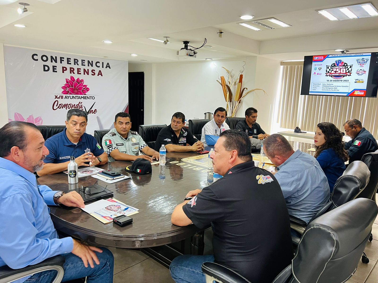 Autoridades municipales sostienen reunión con directivos de Pro Baja y diversas instituciones